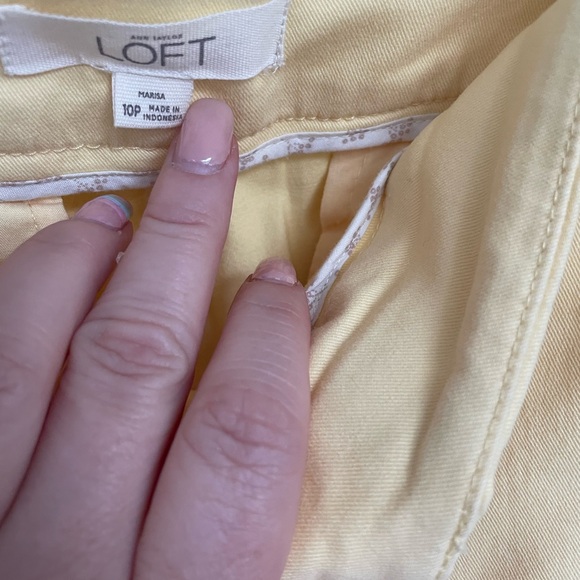 Women’s size 10 petite yellow chinos. - Picture 3 of 4